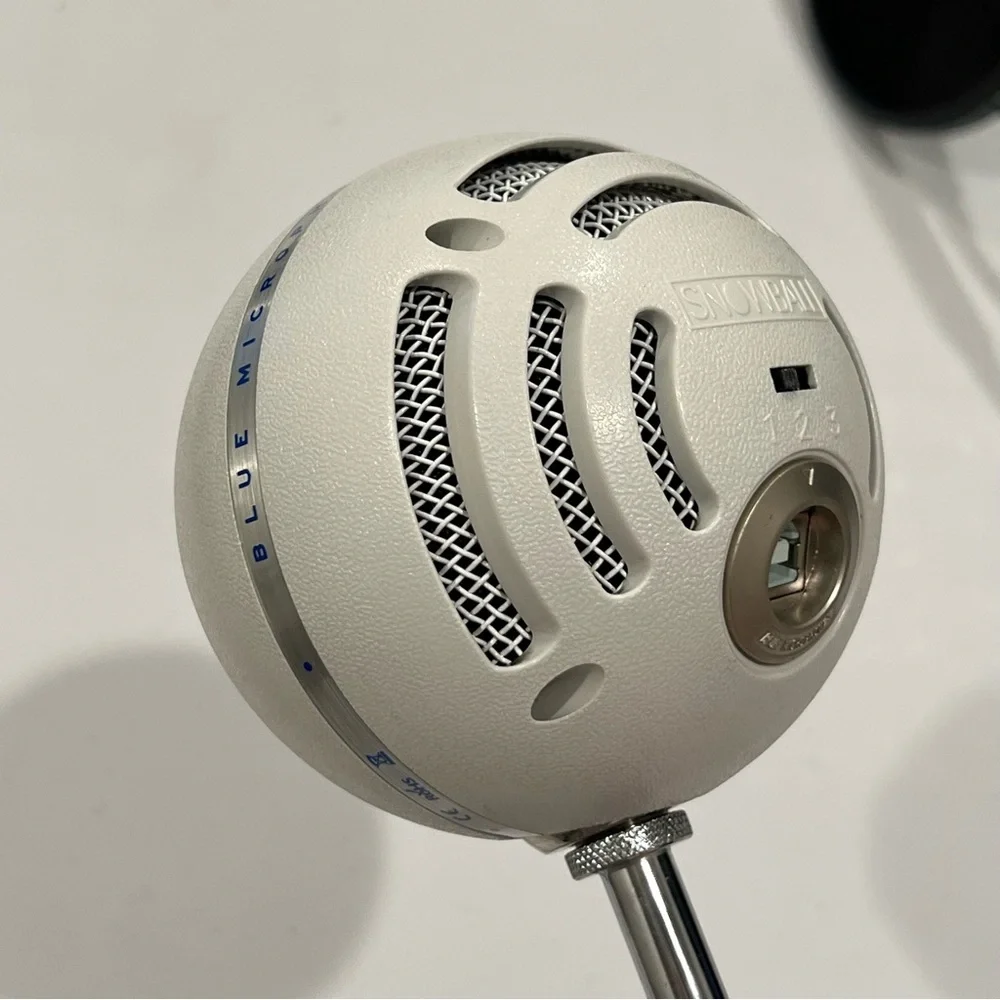 Blue Snowball Microphone & Pop Guard